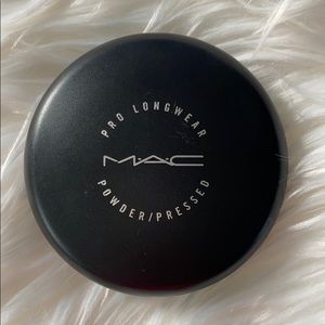 MAC Prolongwear Powder in Light Plus